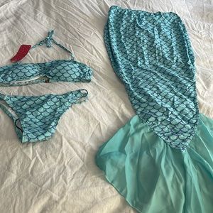 Mermaid bathing suit and tale!🧜♀️